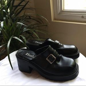 ADORABLE vintage mudd platform shoes